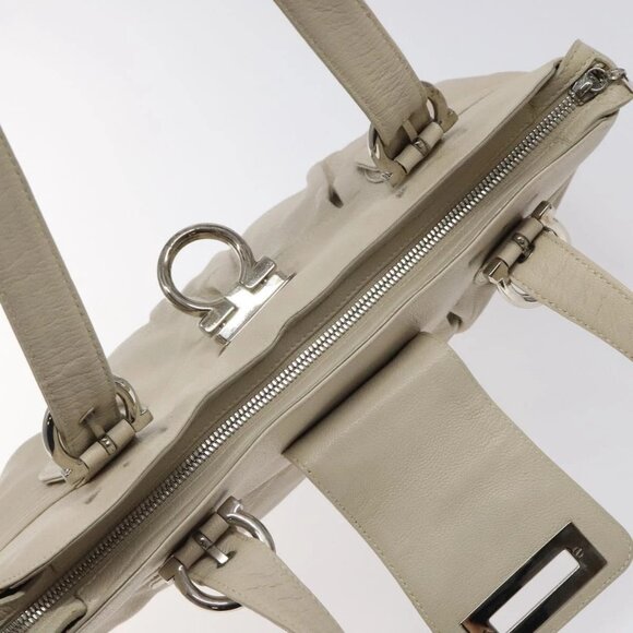 Salvatore Ferragamo Gancini Shoulder Bag Leather White Silver Auth - Picture 6 of 16